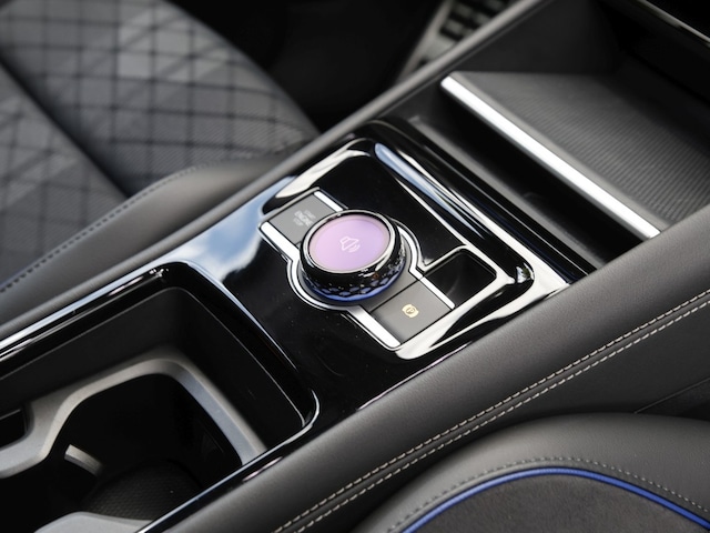 Volkswagen Tiguan Tiguan 2.0 TDI DSG 4M R-Line AHK, Standhzg., Pa...