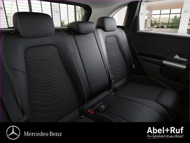 Mercedes-Benz B 200 Progressive Sedan