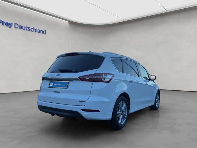Ford S-Max Titanium
