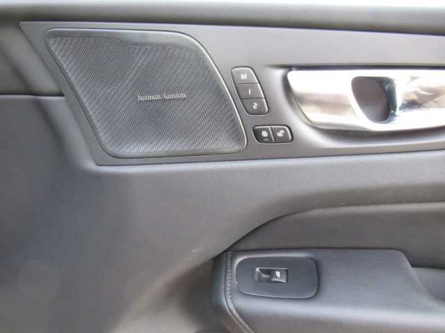 Volvo XC60 AWD Dark Plus