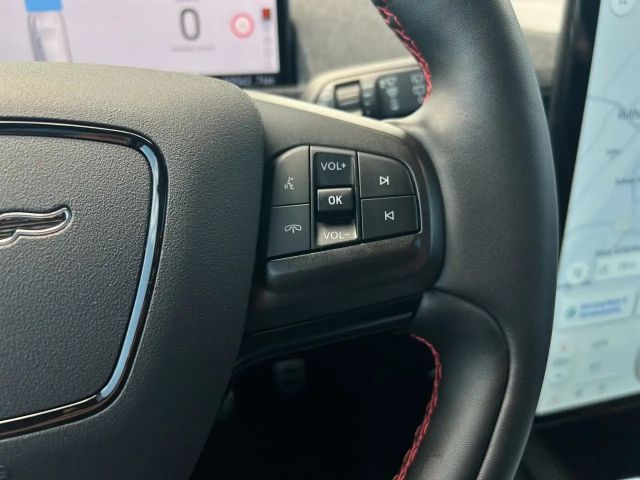 Ford Mustang Mach-E 75 kWh AWD