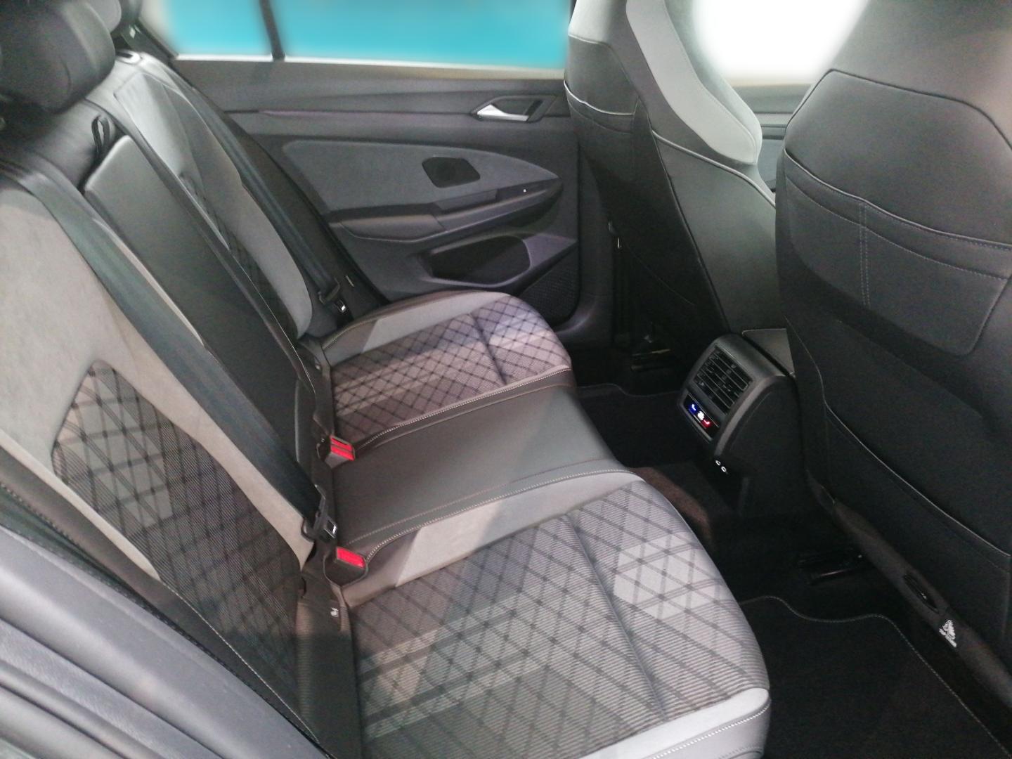 Volkswagen Golf 2.0 TSI 4Motion DSG Golf VIII