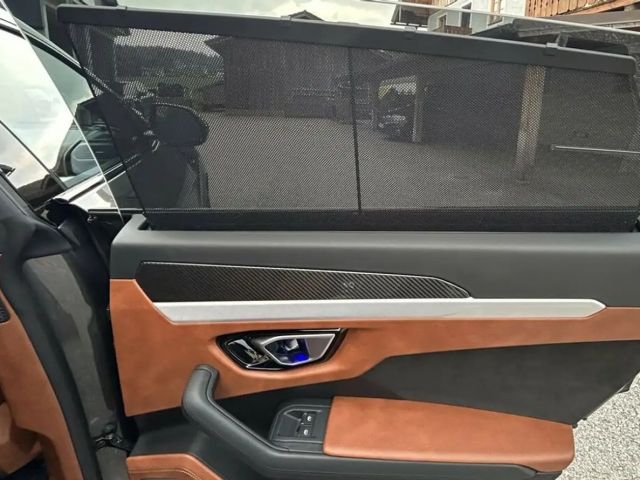 Lamborghini Urus AWD