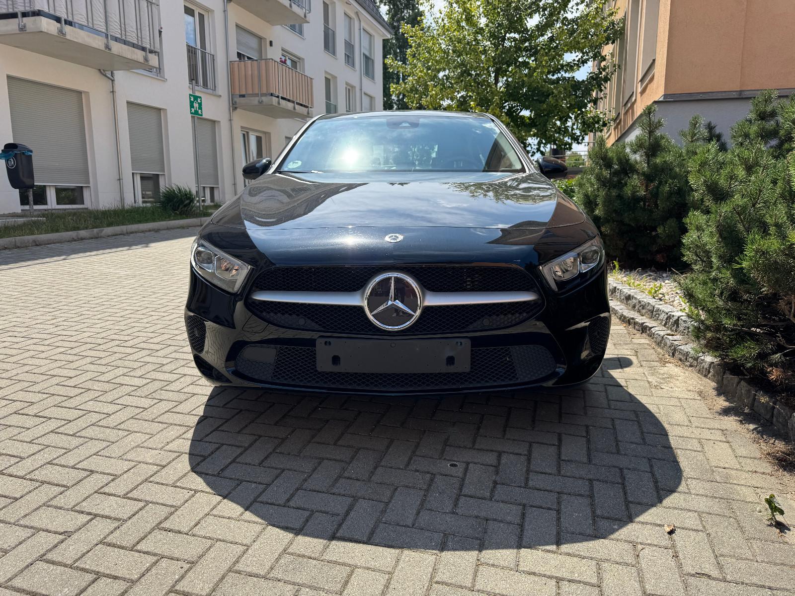 Mercedes-Benz A 250 A 250 e