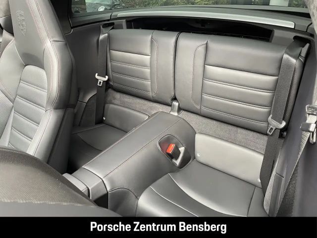 Porsche 992 4 Cabrio GTS Targa