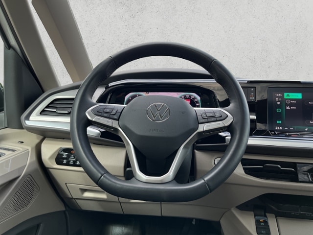 Volkswagen Multivan Multivan Motor: 2,0 l TDI SCR 110 kW Getriebe: 7-Gang-Doppelkupplungsgetriebe Radstand: 3124 m KLIMA LED NAVI ALU