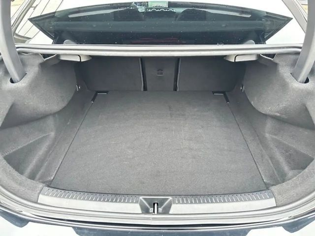 Mercedes-Benz A 200 A 200 d AMG Line