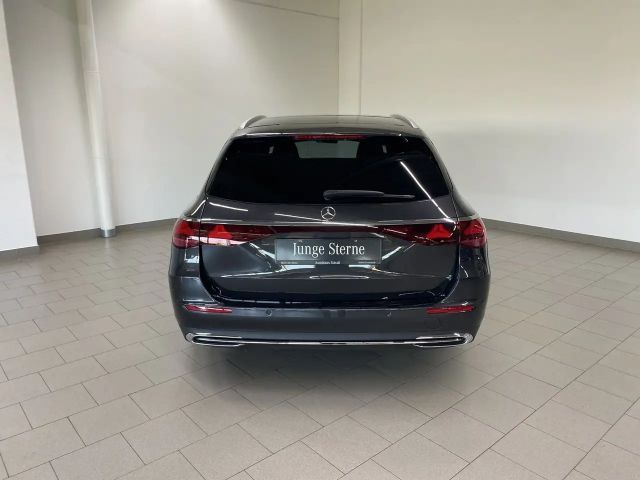 Mercedes-Benz E 200 AVANTGARDE Estate