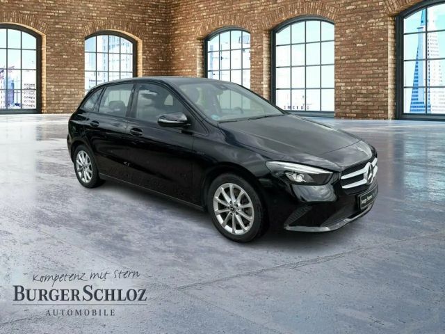 Mercedes-Benz B 250 B 250 e Sedan