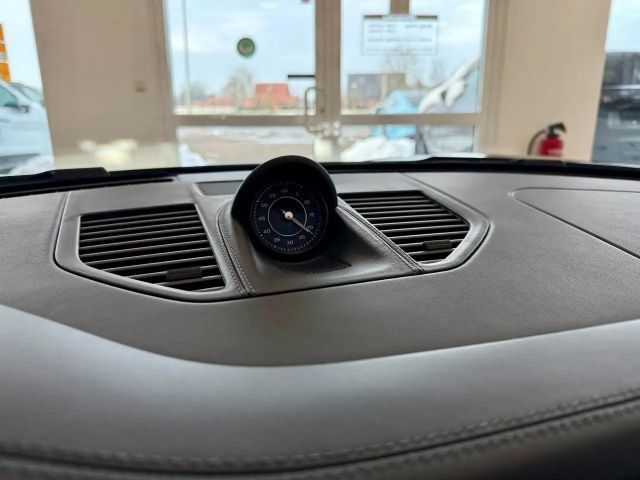 Porsche 992 4S Cabrio Targa