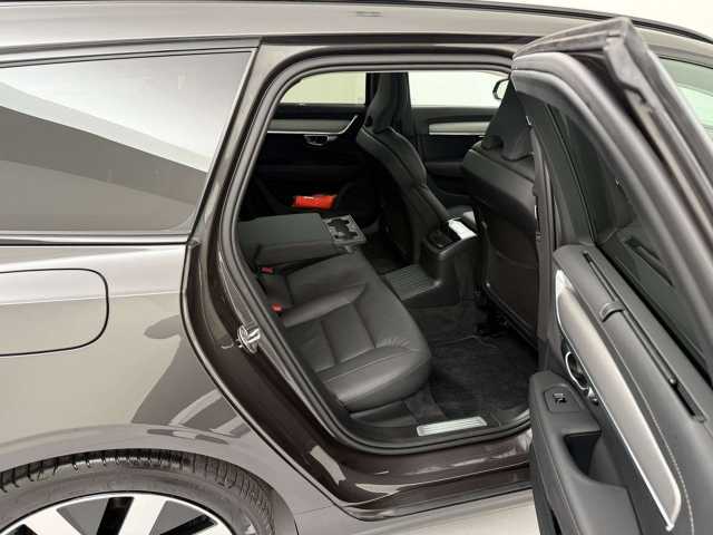 Volvo V90 AWD Dark Plus Recharge T6
