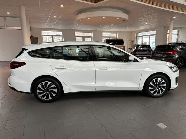 Ford Focus Titanium Wagon