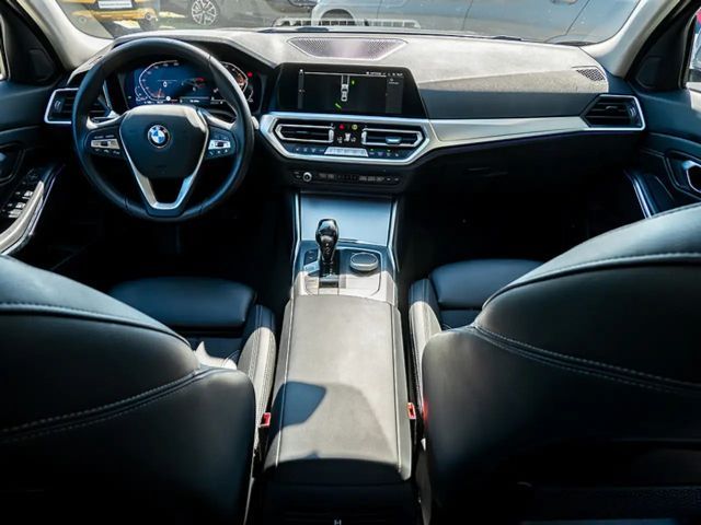 BMW 320 Sedan xDrive