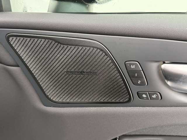 Volvo XC60 AWD Plus T8