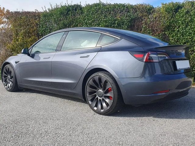 Tesla Model 3 Performance