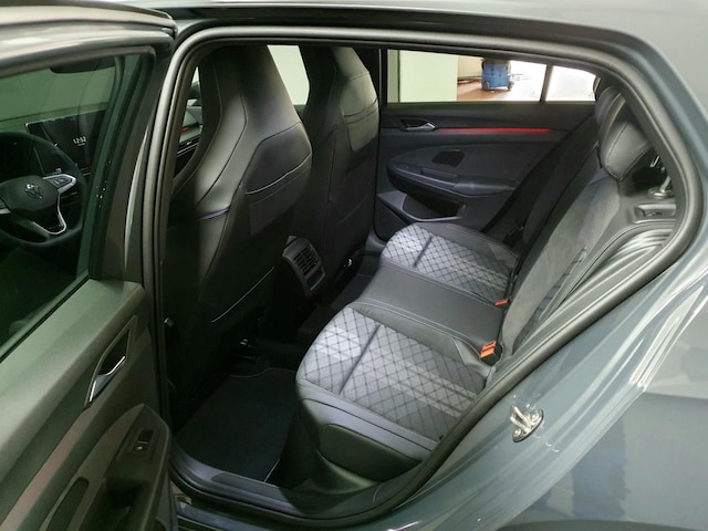 Volkswagen Golf 1.5 eTSI DSG R-Line