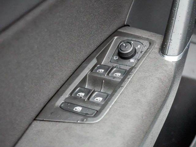 Volkswagen Touran 1.5 TSI DSG R-Line