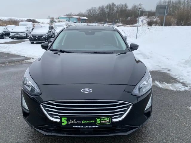 Ford Focus Cool & Connect Wagon