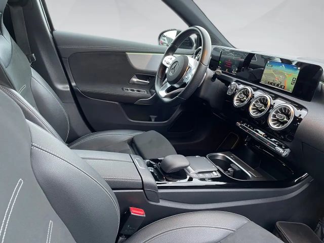 Mercedes-Benz A 250 A 250 e AMG Line