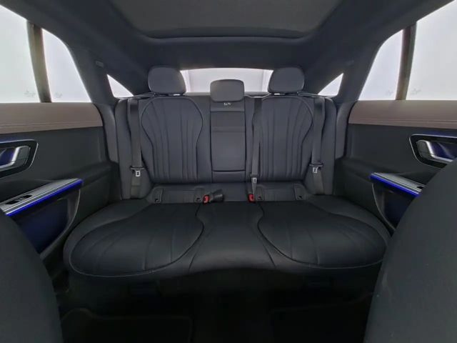 Mercedes-Benz EQE 350 Sedan