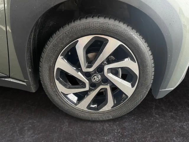 Toyota Aygo X Bi-Tone Hatchback Pulse