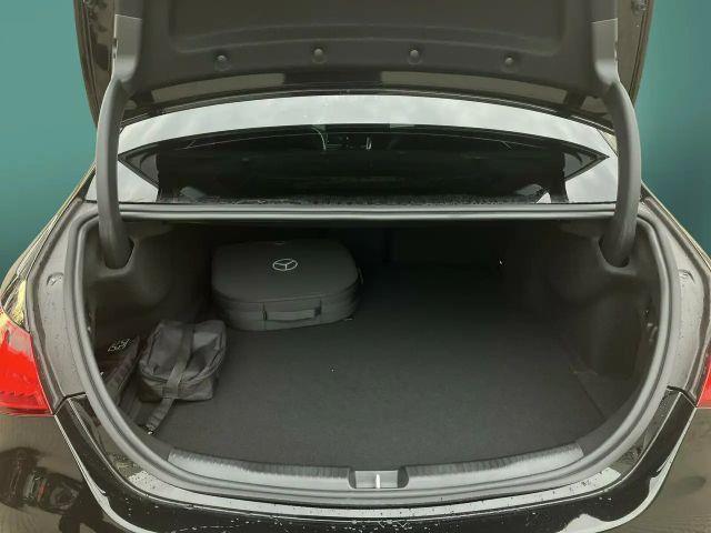 Mercedes-Benz C 300 C 300 e Sedan