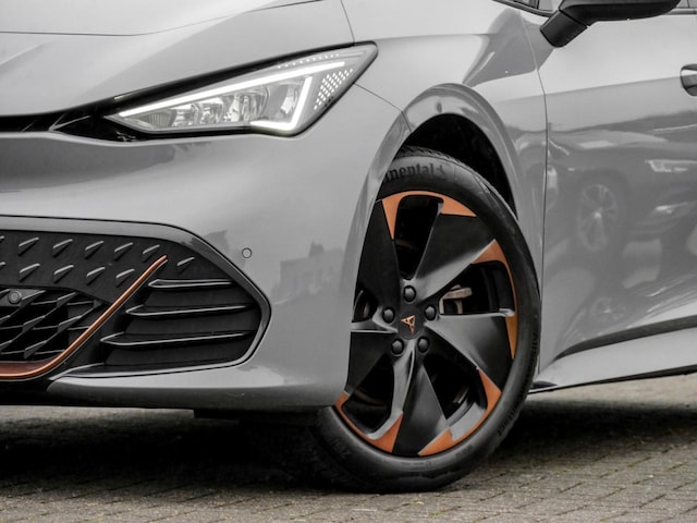 Cupra Born Born LED App-Connect Ganzj.reifen Alu 19"