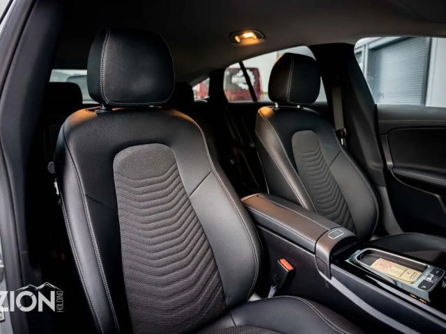 Mercedes-Benz CLA 250 CLA 250 e Coupé