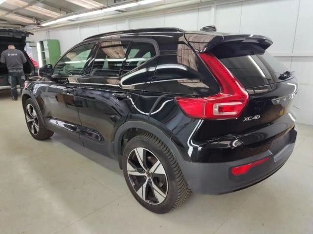 Volvo XC40 R-Design Recharge