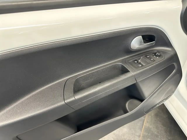 Volkswagen up! Move Move up!