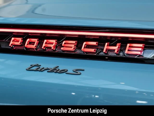 Porsche Taycan S Turbo