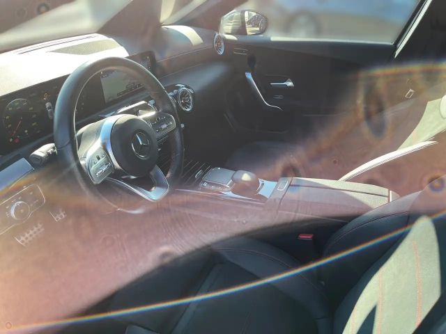 Mercedes-Benz A 180 AMG Line