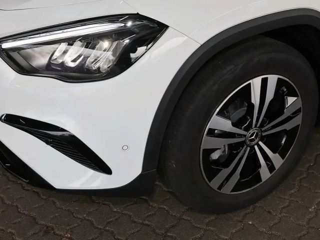 Mercedes-Benz GLA 200 AHK+KAMERA+SPURHALTE+CARPLAY+LED+18 ZOLL