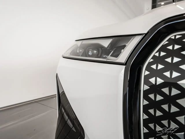 BMW iX xDrive