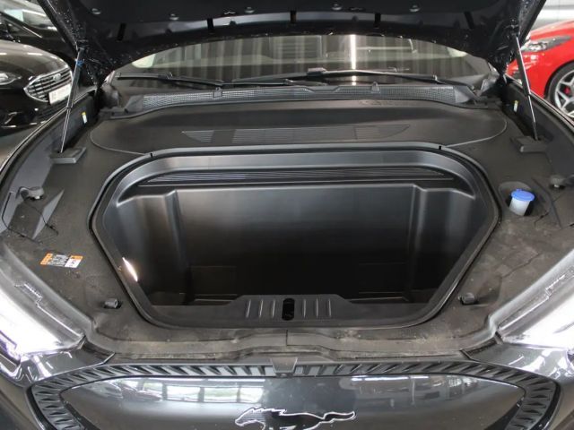 Ford Mustang Mach-E 99 kWh Top Ausstattung + Panoramadach