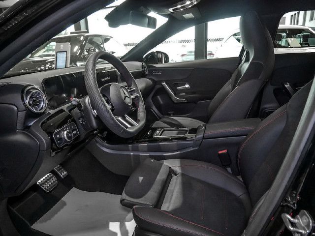 Mercedes-Benz A 200 A 200 d