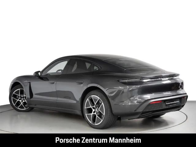 Porsche Taycan 4