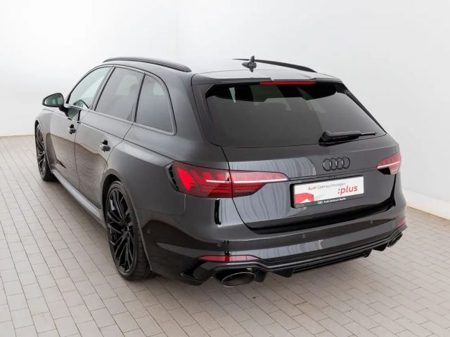 Audi RS4 tiptr. 360°K NAVI VIRTUAL SITZHZG DAB