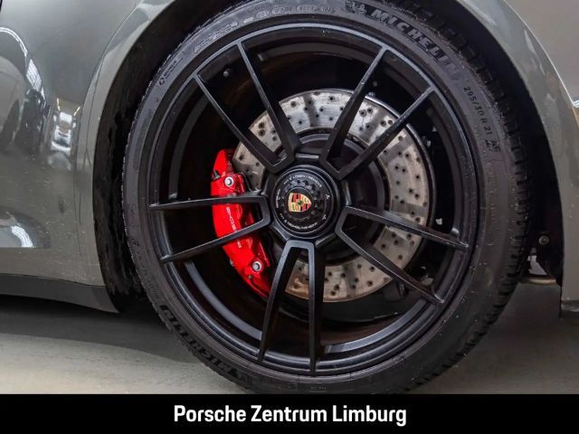 Porsche 992 4 Coupé GTS Targa