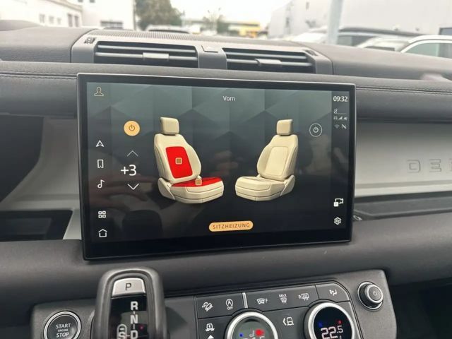 Land Rover Defender 110 D250 Dynamic SE