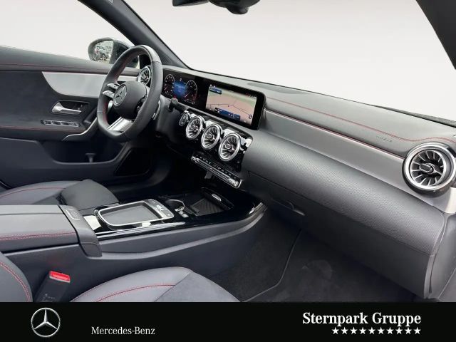 Mercedes-Benz CLA 200 AMG Line Coupé