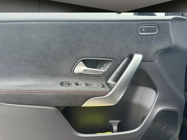 Mercedes-Benz A 180 AMG Line