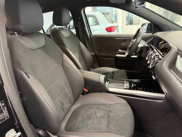 Mercedes-Benz GLA 200 4MATIC GLA 200 d