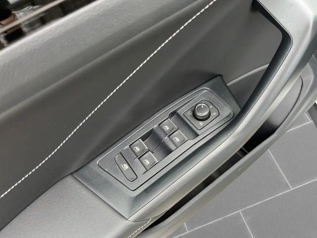 Volkswagen T-Roc 1.5 TSI DSG R-Line