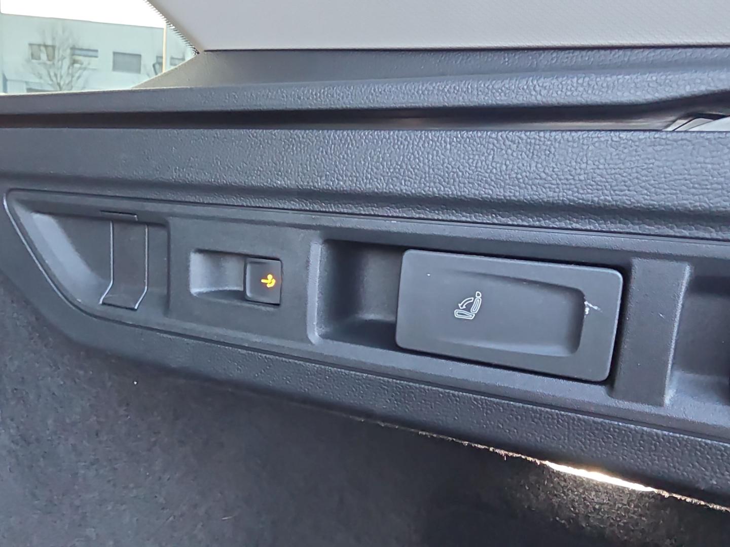 Volkswagen Passat 1.5 eTSI Business Variant