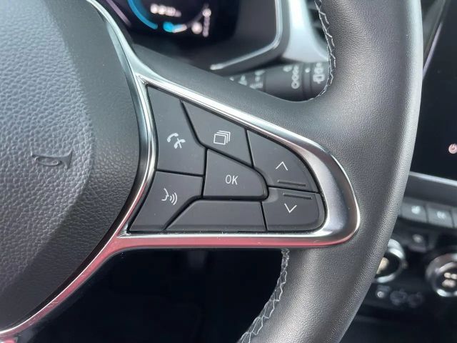 Renault Captur E-Tech EDC Intens