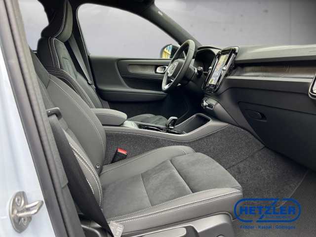 Volvo XC40 AWD Plus Recharge Twin Engine