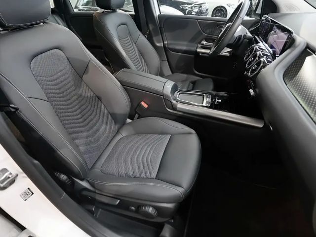 Mercedes-Benz B 180 PANORAMA+TOTWINKEL+360°+MBUX+LED+17 ZOLL