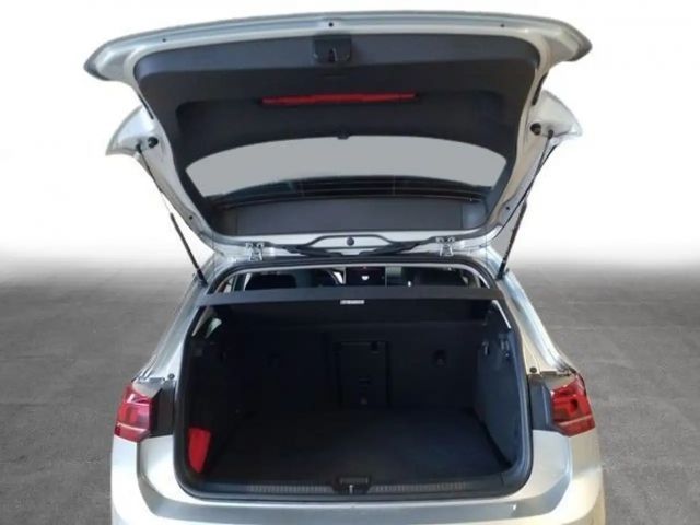 Volkswagen Golf 1.5 eTSI Golf VIII Life