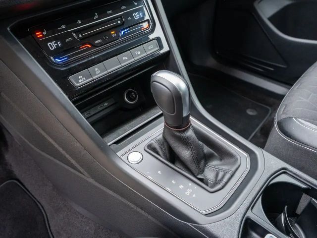 Volkswagen Touran 1.5 TSI DSG